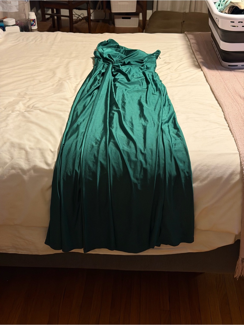 Elegant Emerald Green One Shoulder Maxi Dress